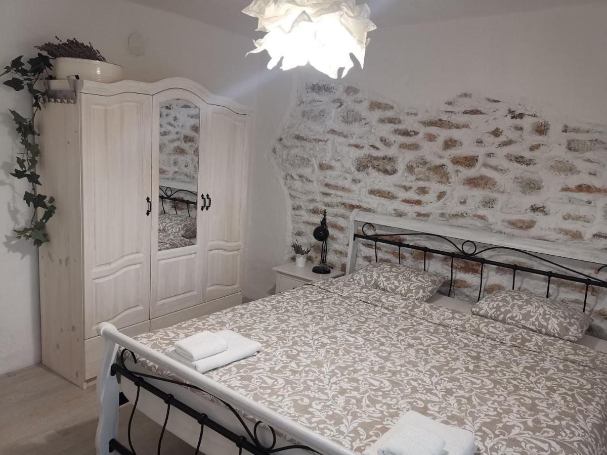House Albena Hotel ดูรานคูลาค ภายนอก รูปภาพ